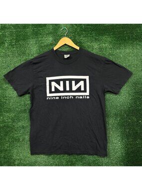 Nine Inch Nails Rock Band NIN Logo T-Shirt Size Large